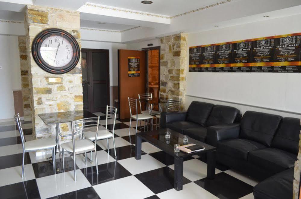 Hotel Vergi Вороклини Экстерьер фото