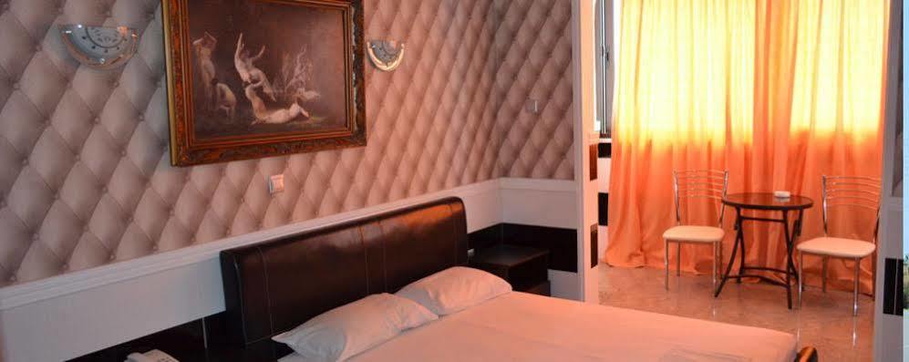 Hotel Vergi Вороклини Экстерьер фото